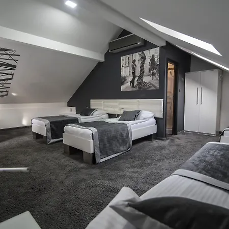Hotel Cool Zagreb Airport-3